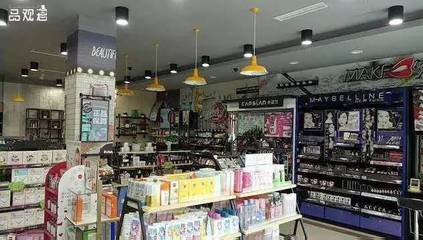 商道|他在沙漠開出12家化妝品店 還給顧客心理輔導